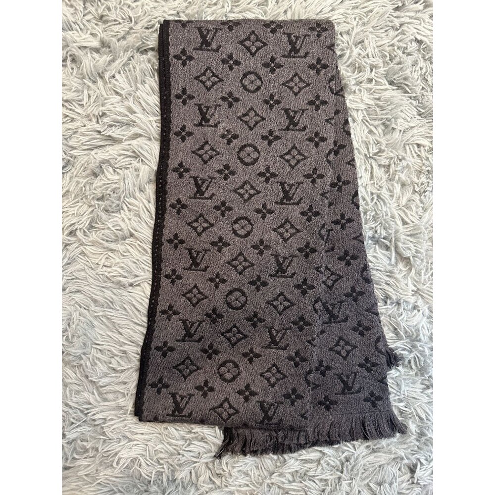 Louis Vuitton Monogram Scarf 100% Wool Made In Italy